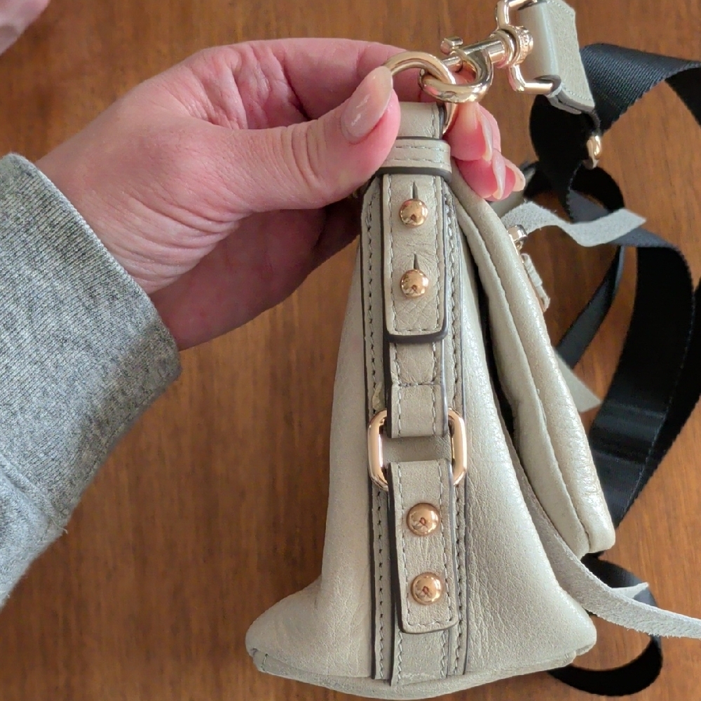 Aimee Kestenberg Zip Me Up Elephant Gray Crossbody Bag - Picture 10 of 11
